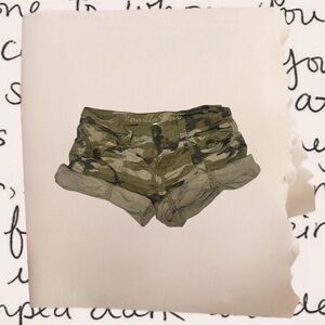 vintage camo lowrise cargo shorts